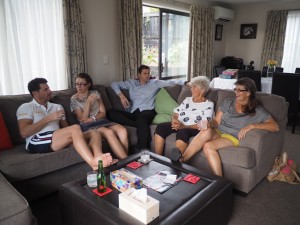 Geoffrey, Julia, Brian, "Granny", et Gail, la famille de nos hôtes à Auckland - Nouvelle-Zélande